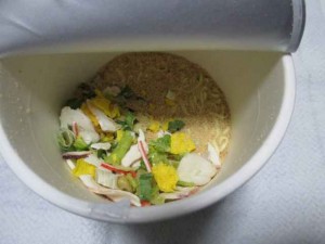 MKG マツキヨ シーフード味ヌードル